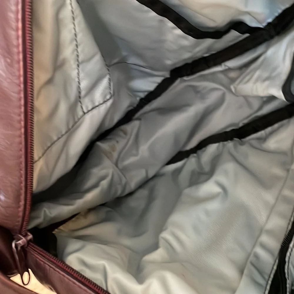 Lady’s Backpack - Picture 2 of 4